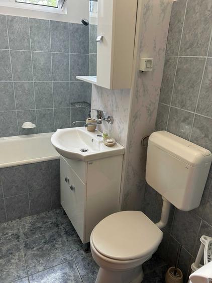 Garsonieră decomandată în Precista