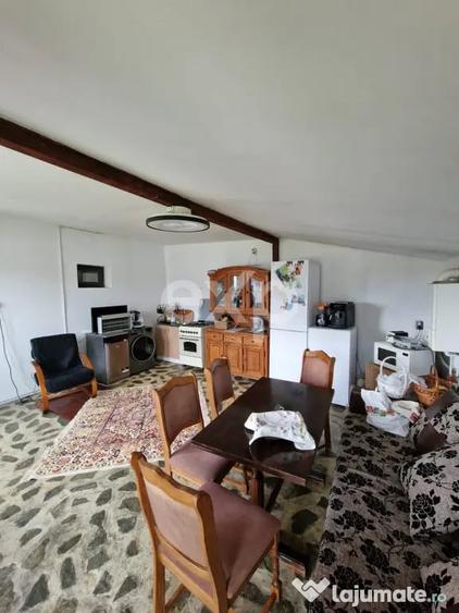 Casă cu 4 camere cu Teren 1200 Mp în Răzvad