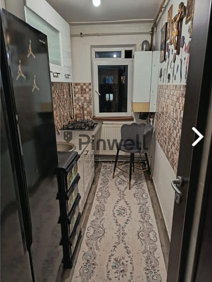 Apartament cu 3 camere semidecomandat, mobilat în Ferentari