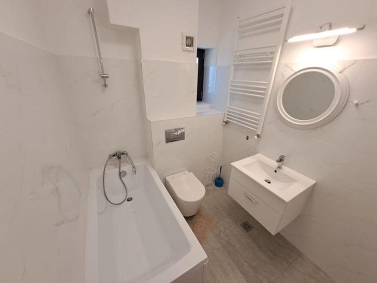 Apartament cu 3 camere decomandat, mobilat în Herăstrău