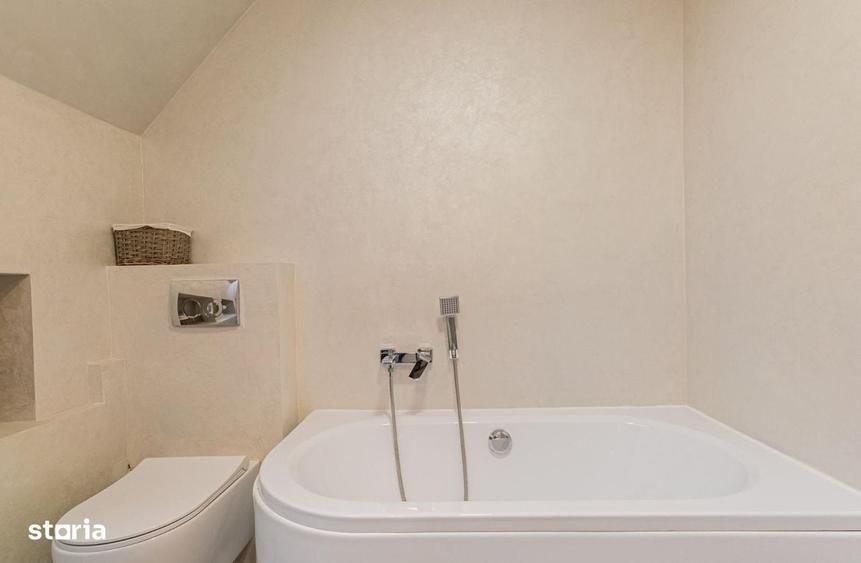 Apartament cu 4 camere în Central