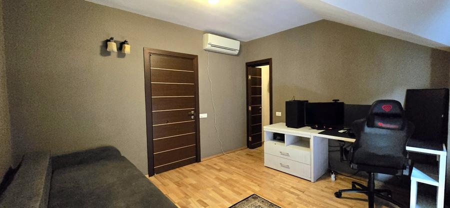 Casă individuală cu 5 camere cu Canalizare în Primo