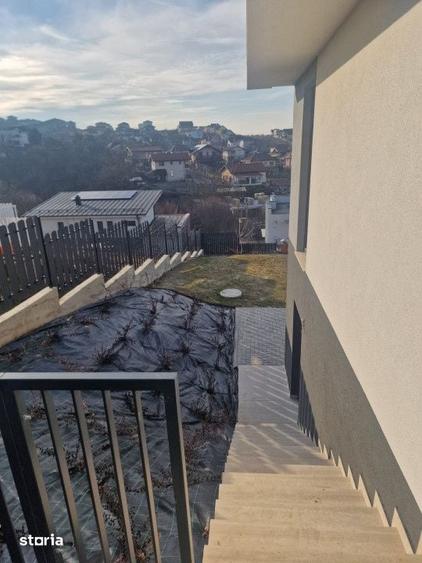 Casă cu 5 camere cu Teren 350 Mp în Central