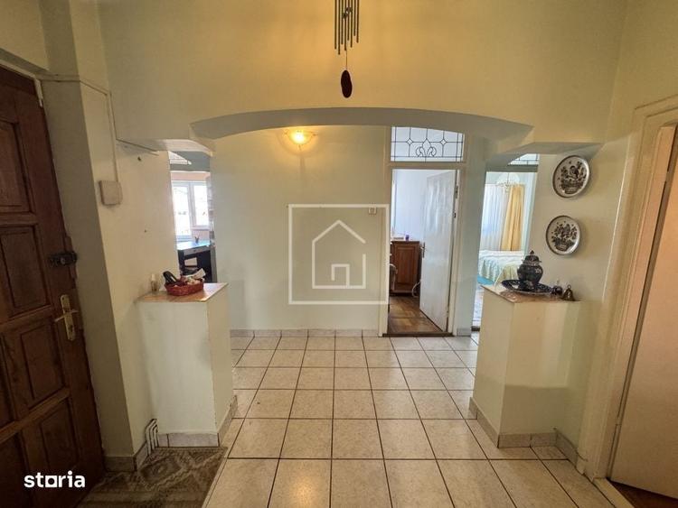Apartament cu 4 camere decomandat în Turnișor