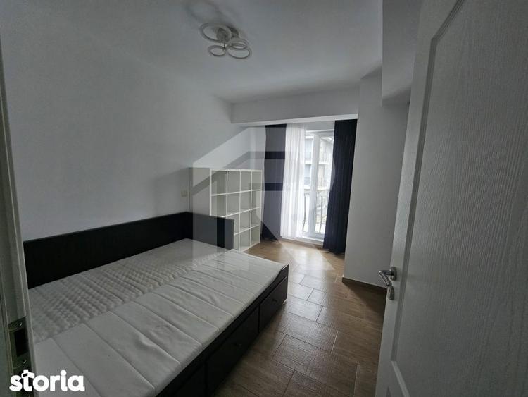 Apartament cu 3 camere semidecomandat, mobilat în Central