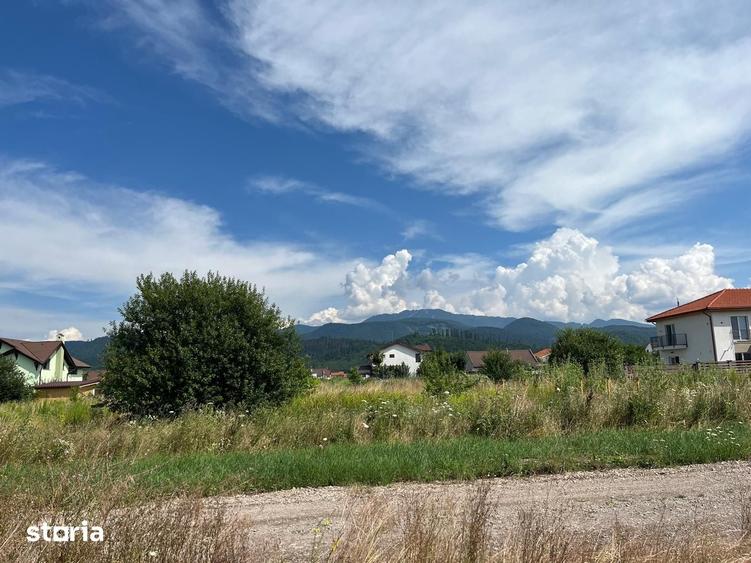 Teren de 1000 mp, în Cristian