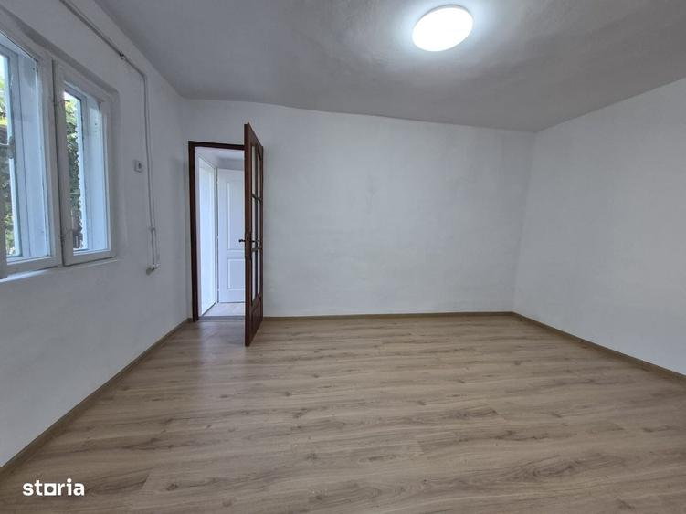 Casă cu 3 camere în Mărgineni