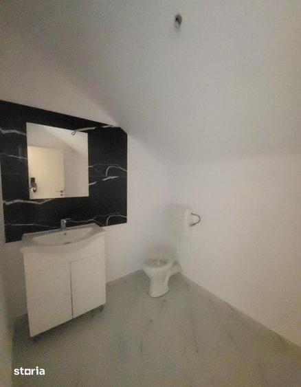Casă cu 5 camere cu Teren 250 Mp în Central