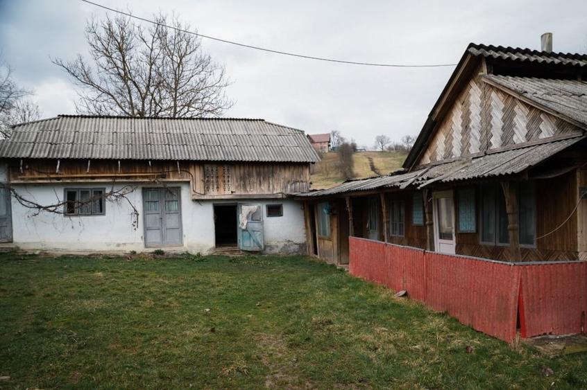 Casă individuală cu 5 camere cu Garaj în Strugari