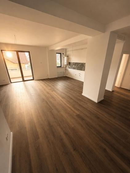 Apartament cu 2 camere decomandat în Parc Zăvoi