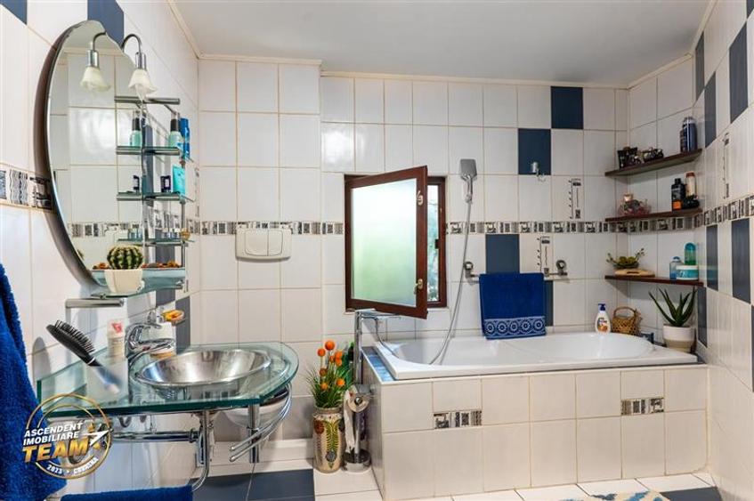Casă cu 5 camere cu Teren 893 Mp în Chiajna