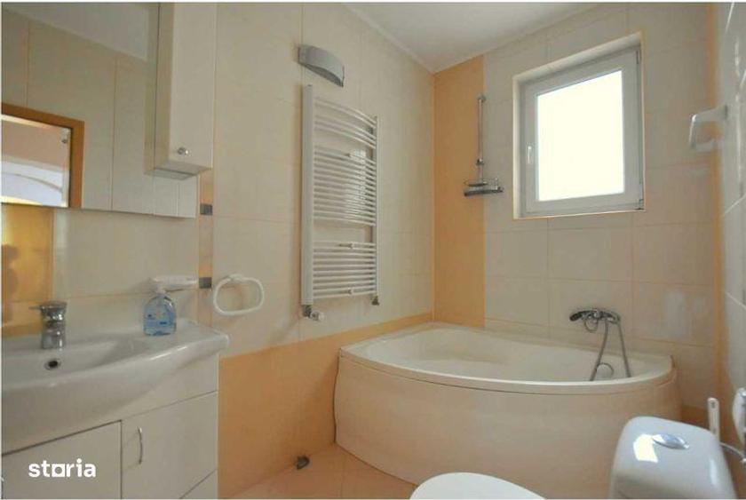 Apartament cu 3 camere, mobilat în Central