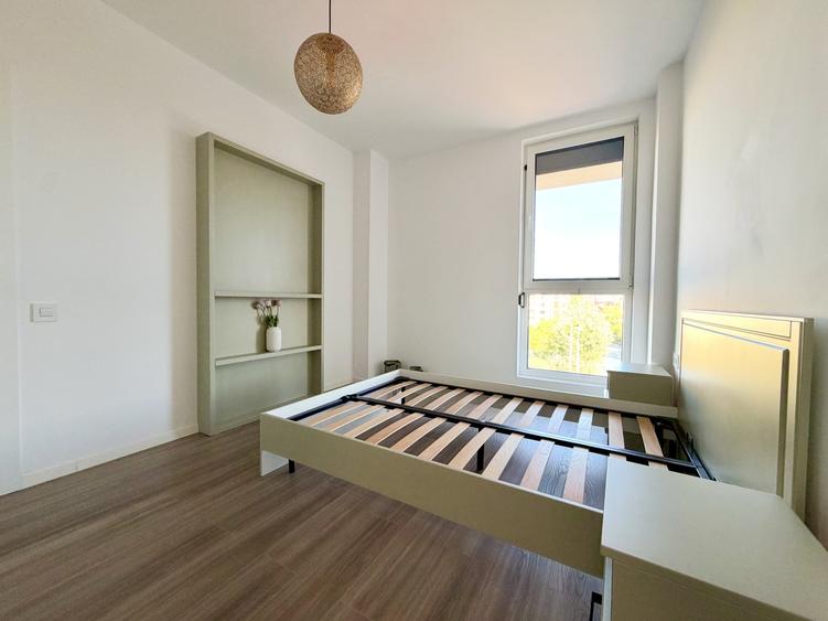 Apartament cu 3 camere decomandat, mobilat în Torontalului