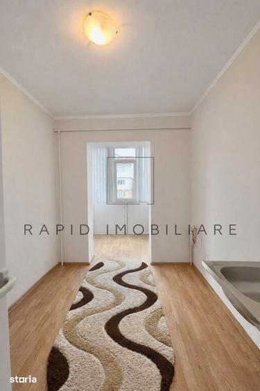 Apartament cu 2 camere decomandat în Micro 21
