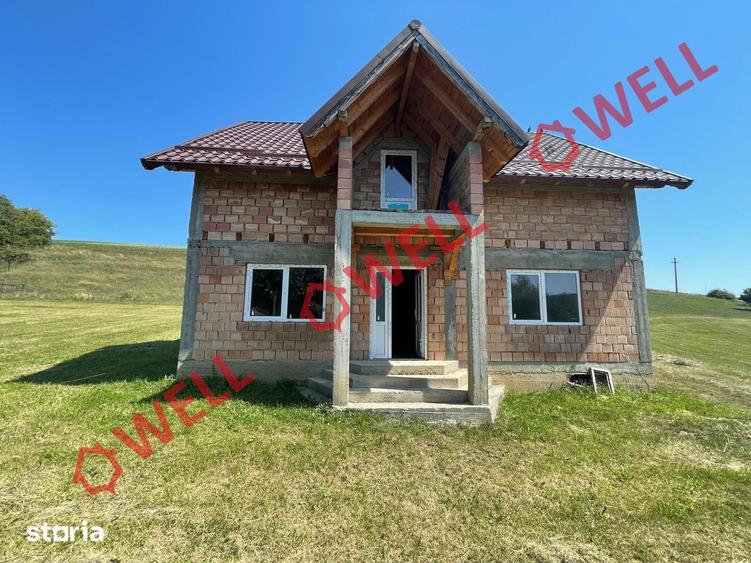 Casă cu 5 camere cu Teren 4499 Mp în Vâlcele