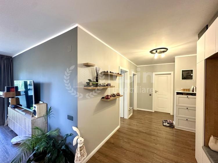 Apartament cu 3 camere semidecomandat, mobilat în Europa
