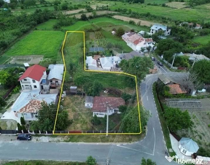 Casă cu 3 camere cu Teren 2100 Mp în Vulturu