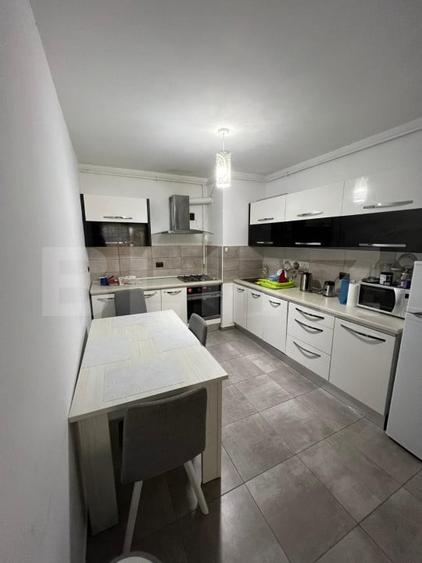 Apartament cu 2 camere semidecomandat, mobilat în Sopor