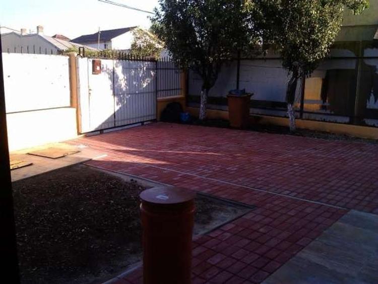 Duplex cu 6 camere cu Canalizare în Sud