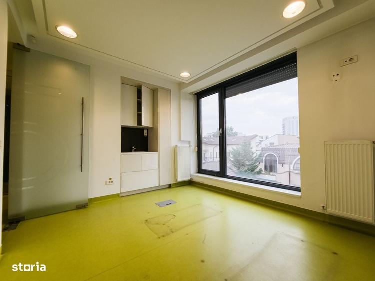 Casă cu 4 camere cu Teren 20 Mp în Central