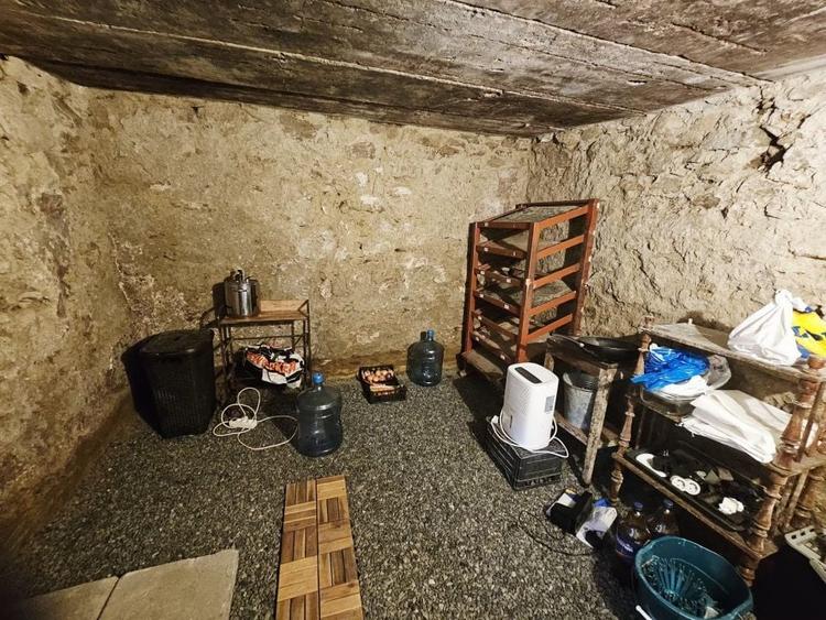 Casă individuală cu 2 camere cu Canalizare în Vâlcele