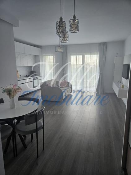 Apartament cu 2 camere semidecomandat, mobilat în Florești