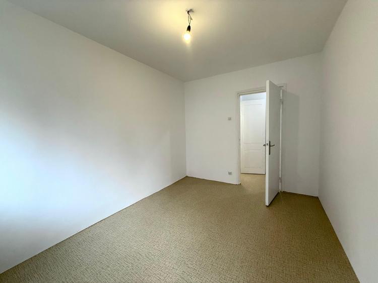 Apartament cu 3 camere semidecomandat în Lujerului
