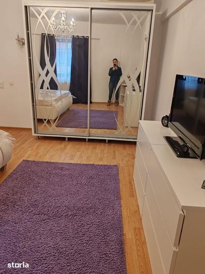 Apartament cu 3 camere decomandat în Doamna Ghica