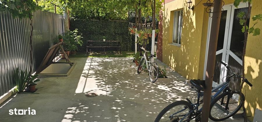 Casa cu 4 camere ?i curte, gata de utilizare - 1