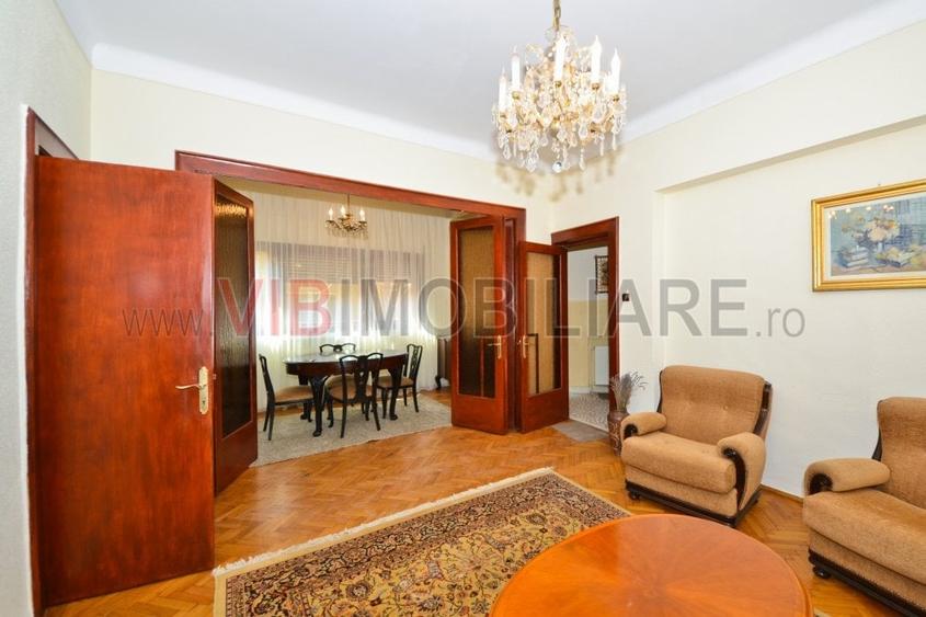 Apartament cu 4 camere semidecomandat în Aviatorilor