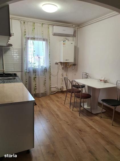 Apartament cu 3 camere decomandat în Micro 3
