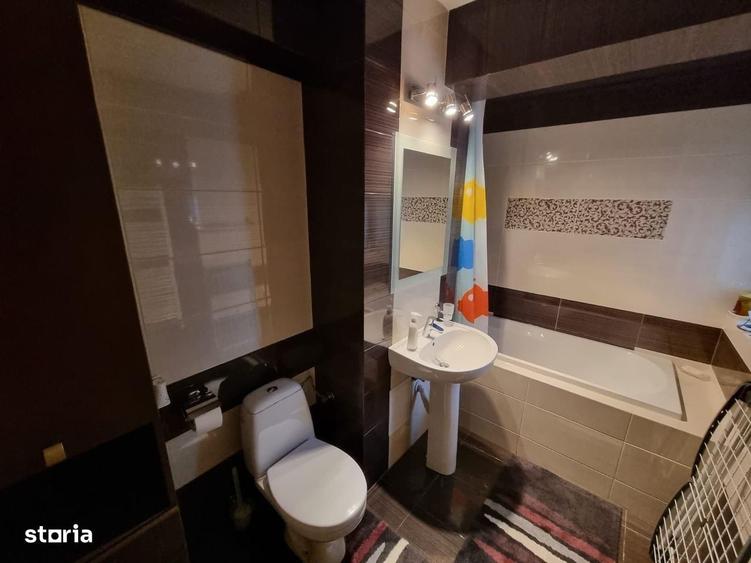 Apartament cu 3 camere decomandat în Bucium