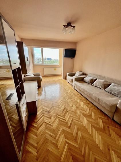 Apartament cu 3 camere decomandat în Tudor