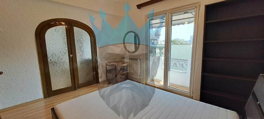 Apartament cu 3 camere semidecomandat, mobilat în P-ța Romană