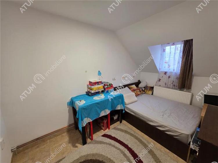 Apartament cu 3 camere decomandat, mobilat în Trei Stejari
