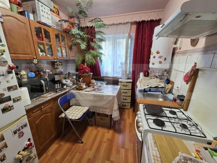 Apartament cu 2 camere semidecomandat, mobilat în Central