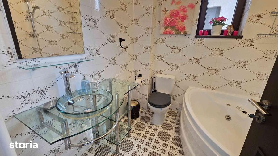 Apartament cu 3 camere decomandat în Băneasa