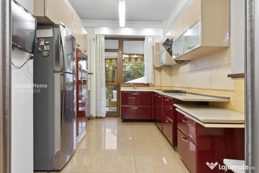 Casă cu 8 camere cu Teren 261 Mp în Vatra Luminoasă