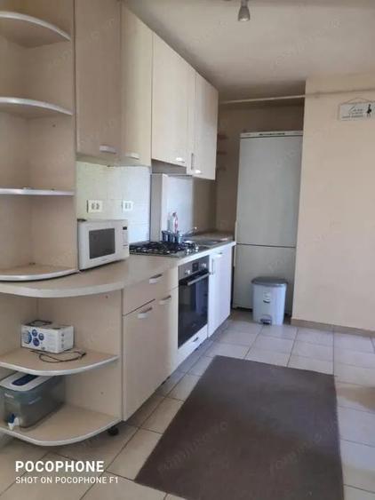 Apartament cu 3 camere decomandat în Giarmata
