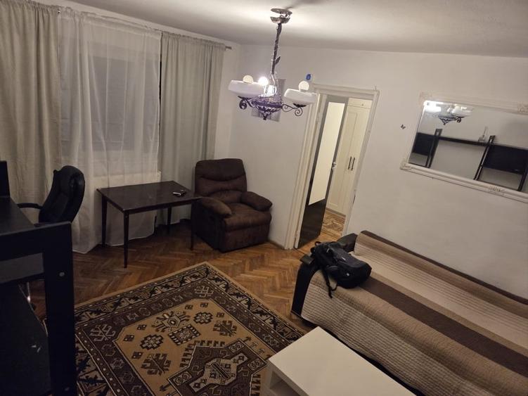 Apartament cu 2 camere semidecomandat, mobilat în Micro 9