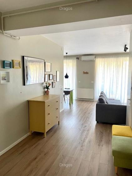 Apartament cu 3 camere semidecomandat, mobilat în Iancu Nicolae