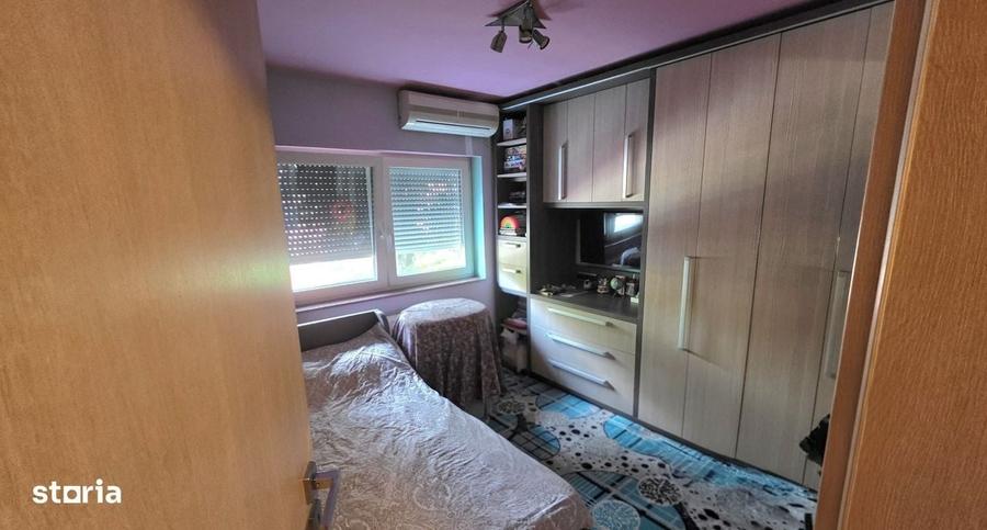 Apartament cu 3 camere semidecomandat în Complex Studențesc