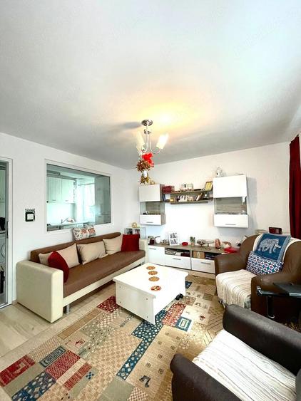Apartament cu 3 camere decomandat în Șelimbăr