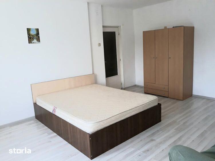 Garsonieră decomandată, mobilată în Tei