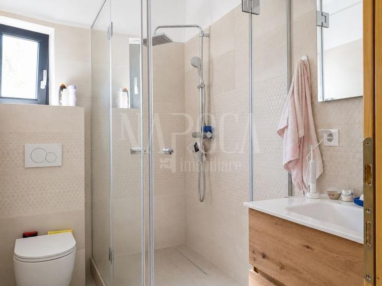 Casă individuală cu 5 camere cu Canalizare în Dâmbul Rotund