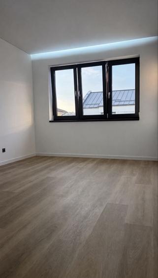 Apartament cu 3 camere decomandat în Cetate