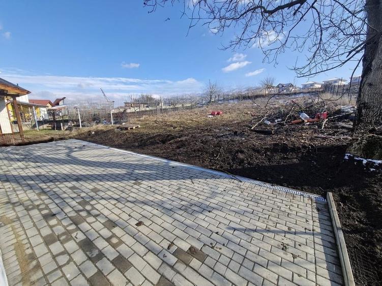 Casă individuală cu 4 camere cu Canalizare în Dezmir