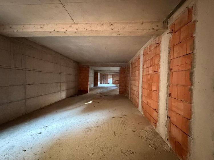 Casă individuală cu 4 camere cu Canalizare în Iris