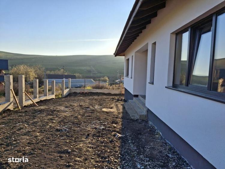 Casă cu 3 camere în Câmpenești