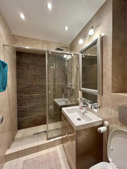 Apartament cu 3 camere decomandat în Dorobanți